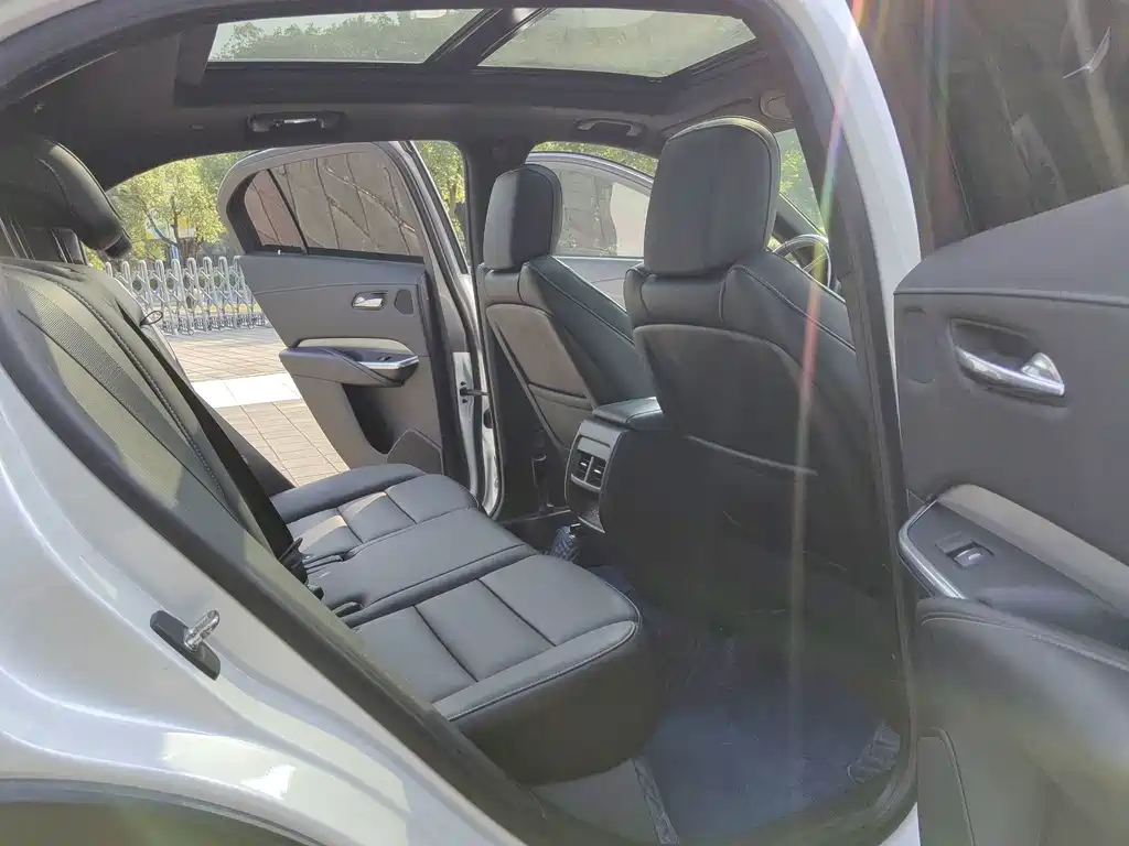 Cadillac XT4 — миниатюра 16