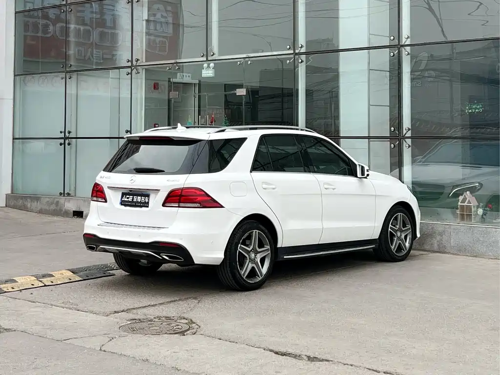 Mercedes-Benz GLE (Import) — миниатюра 4