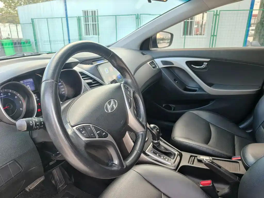 Hyundai Elantra Langdong — миниатюра 8