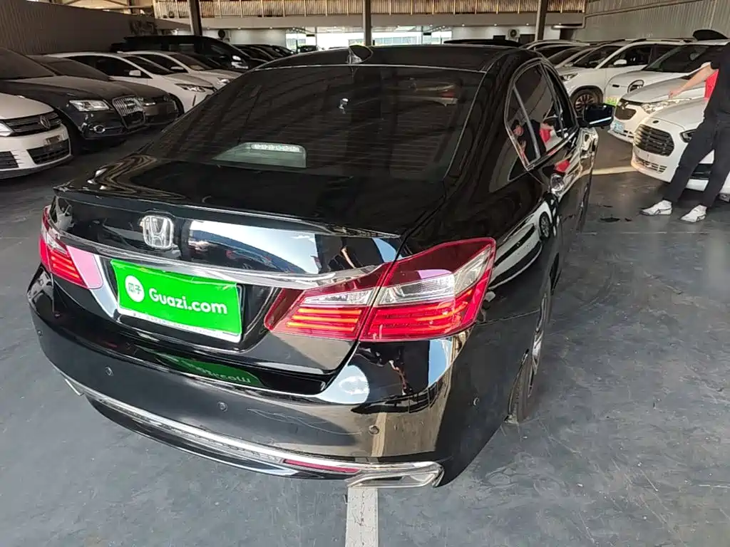 Honda Accord — миниатюра 7