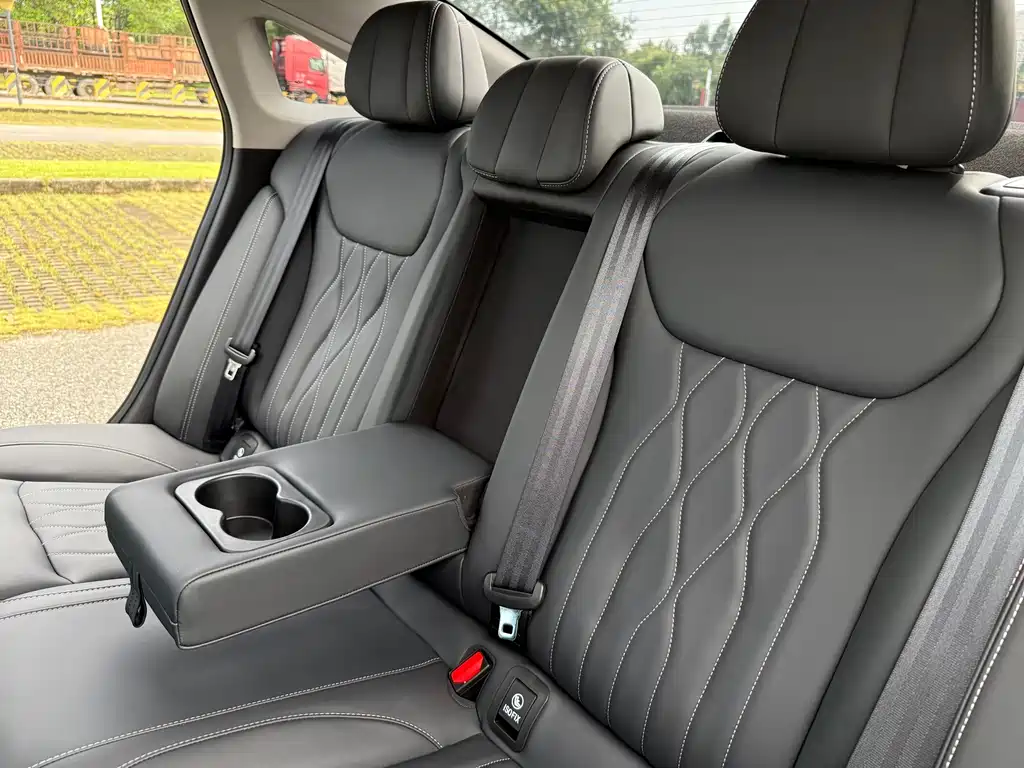 Chery Arrizo 8 1.6T DCT Smart, фото 17