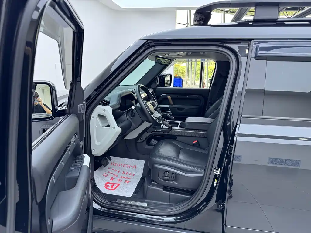 Land Rover Defender — миниатюра 7