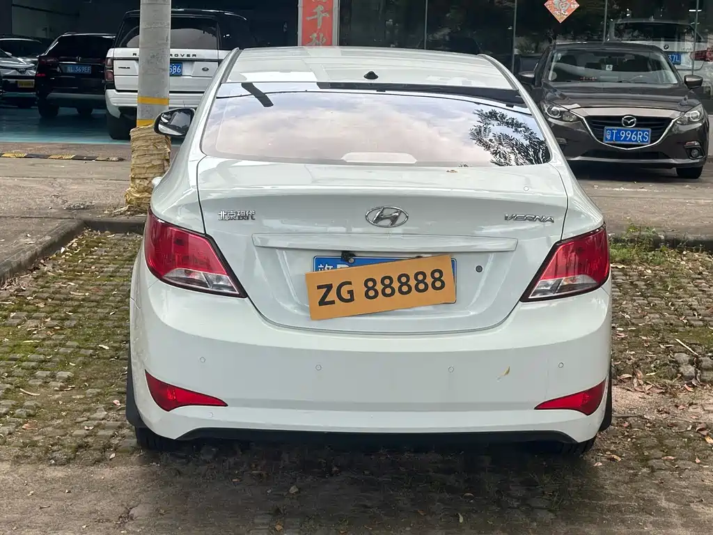 Hyundai Verna — миниатюра 5