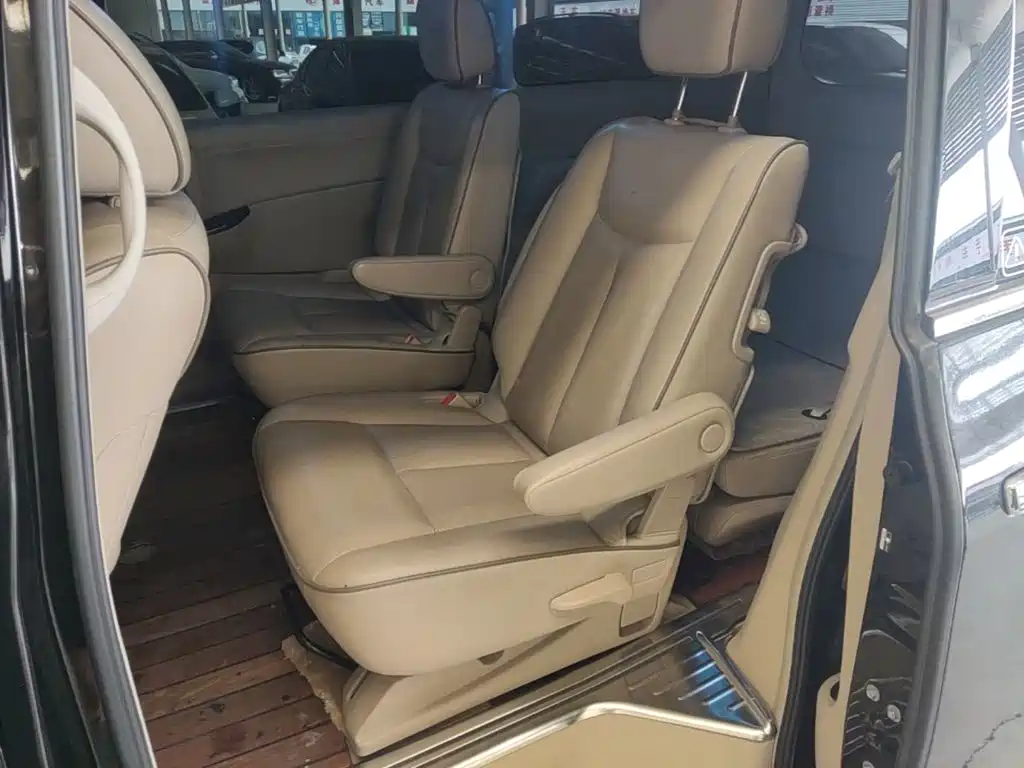 Nissan Quest — миниатюра 17