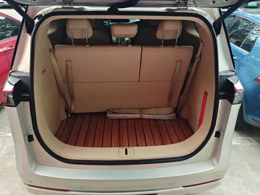 Buick GL8 Hybrid — миниатюра 4