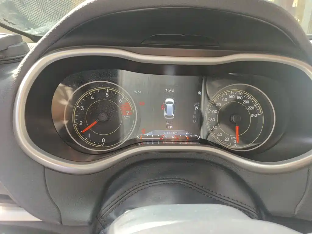 Jeep Cherokee — миниатюра 7