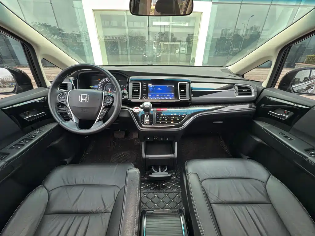 Honda Elysion 2.0L Hybrid Luxury Edition, фото 8
