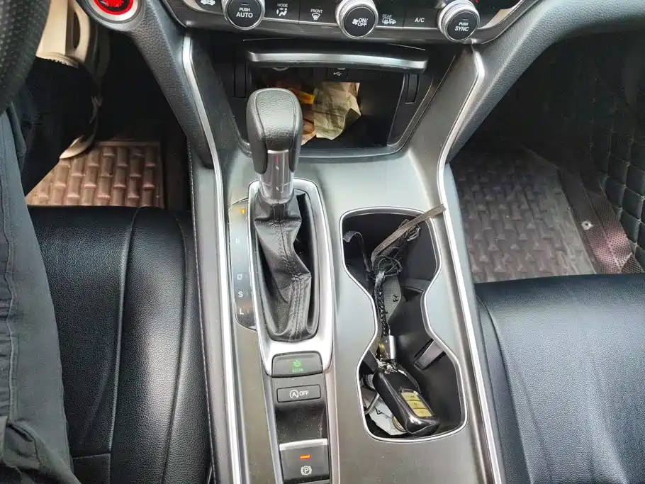 Honda Accord — миниатюра 16
