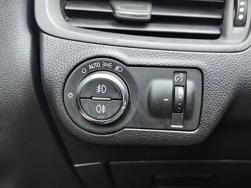Buick Envision Plus — миниатюра 21