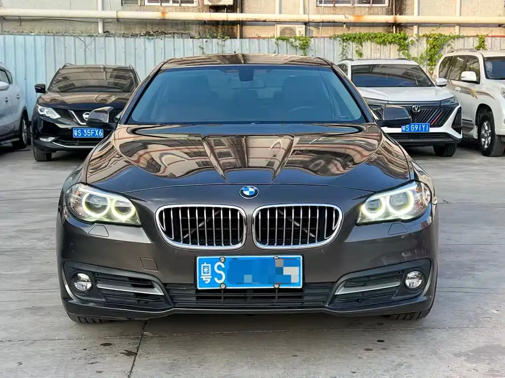 BMW 5 Series — миниатюра 2