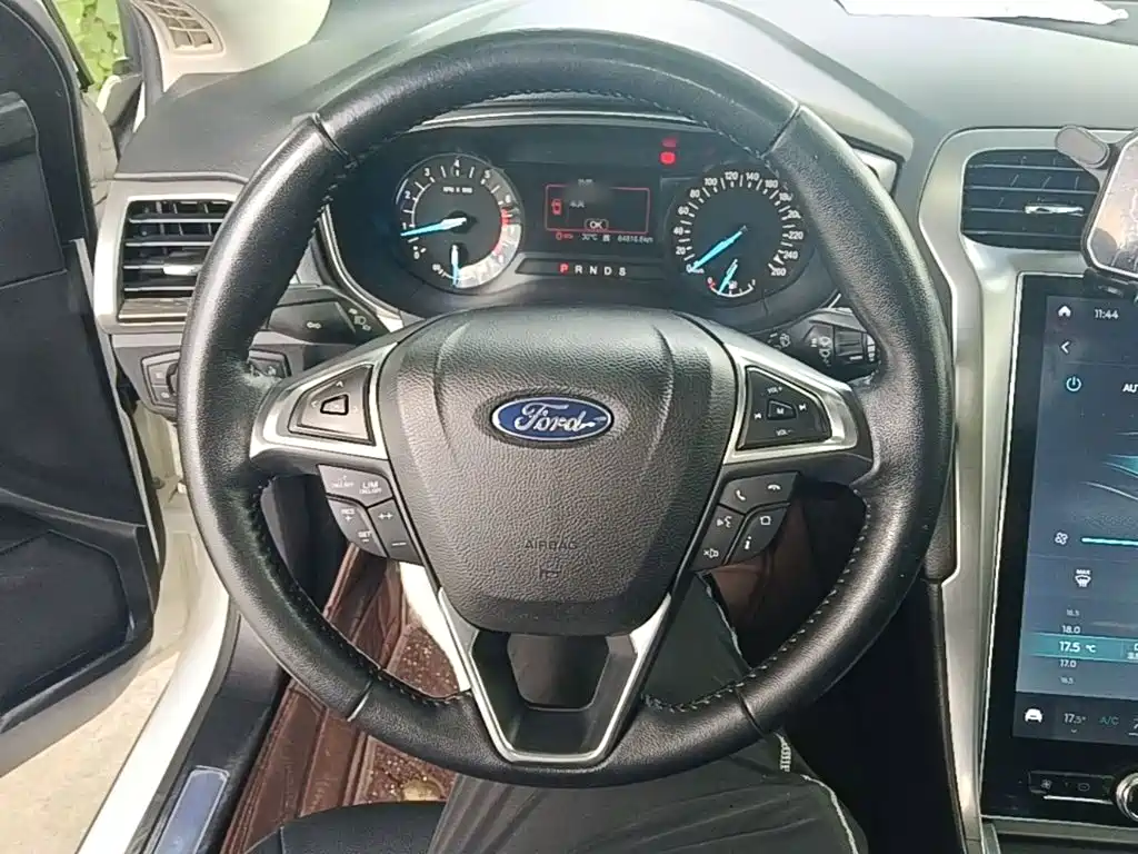 Ford Mondeo — миниатюра 11