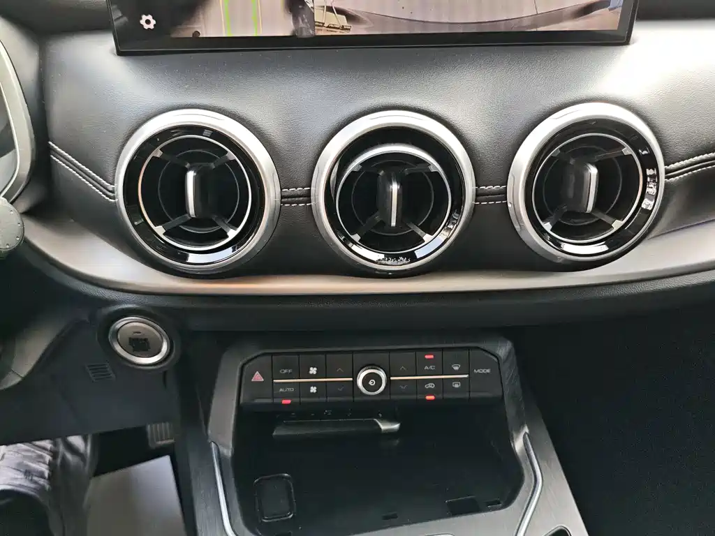 Wey Wey VV6 — миниатюра 13