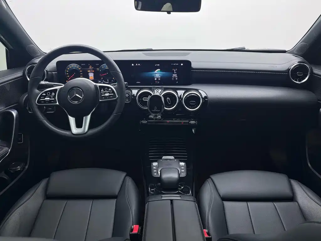 Mercedes-Benz A-Class — миниатюра 10
