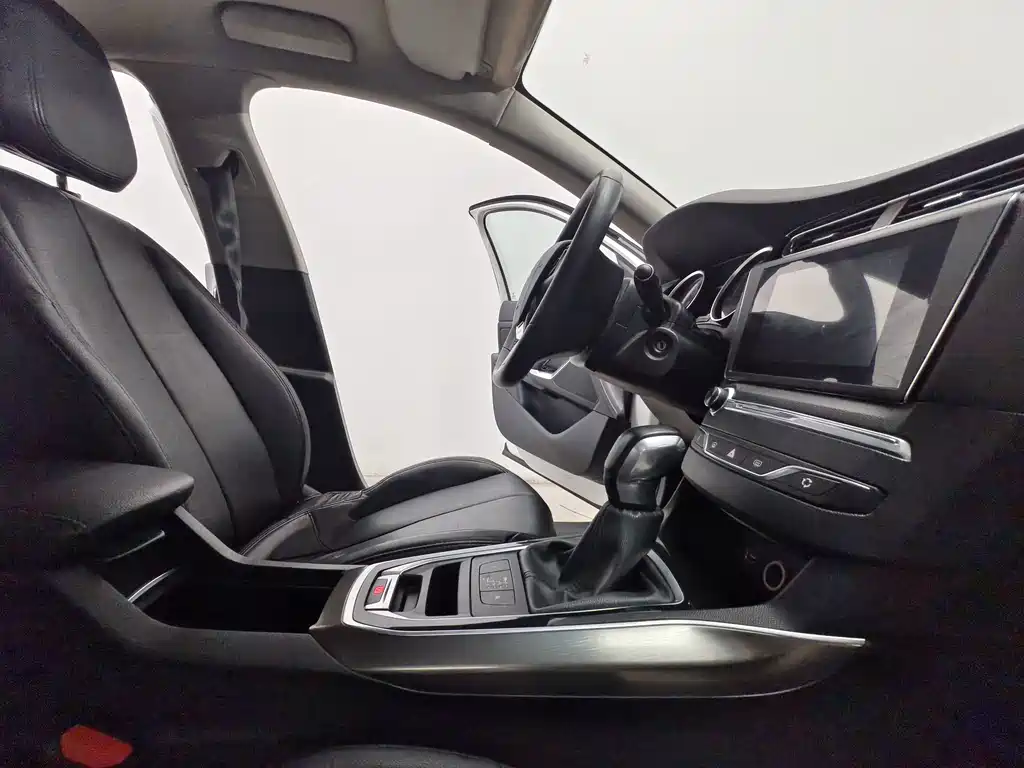 Peugeot 408 — миниатюра 15