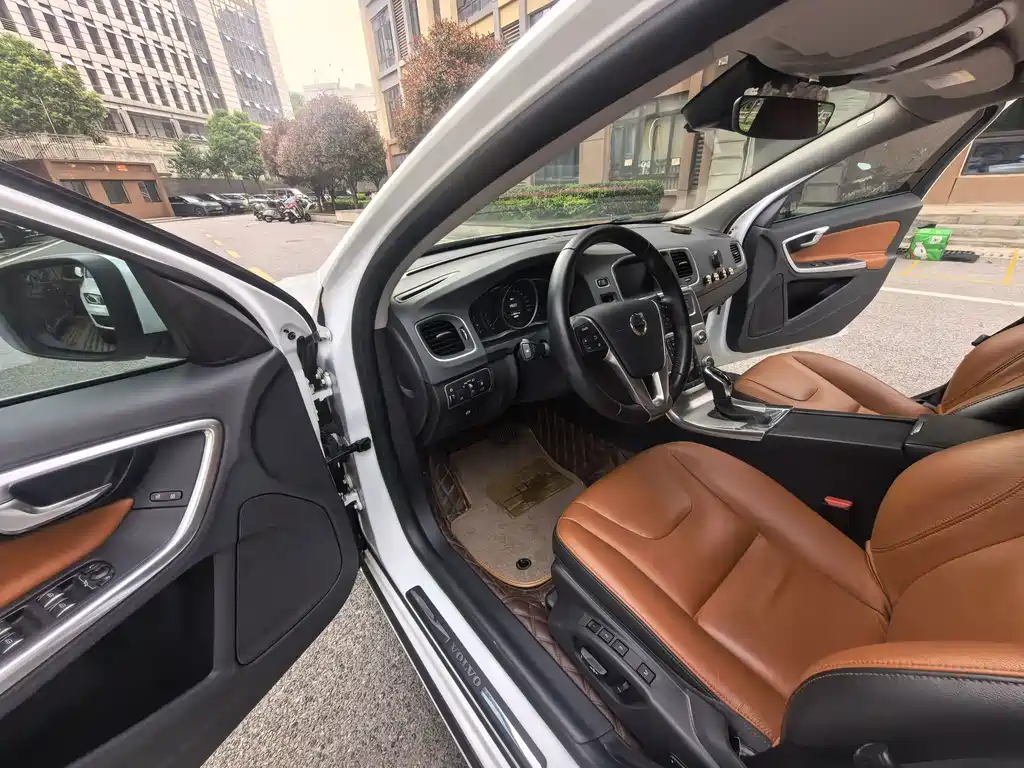 Volvo S60 — миниатюра 12