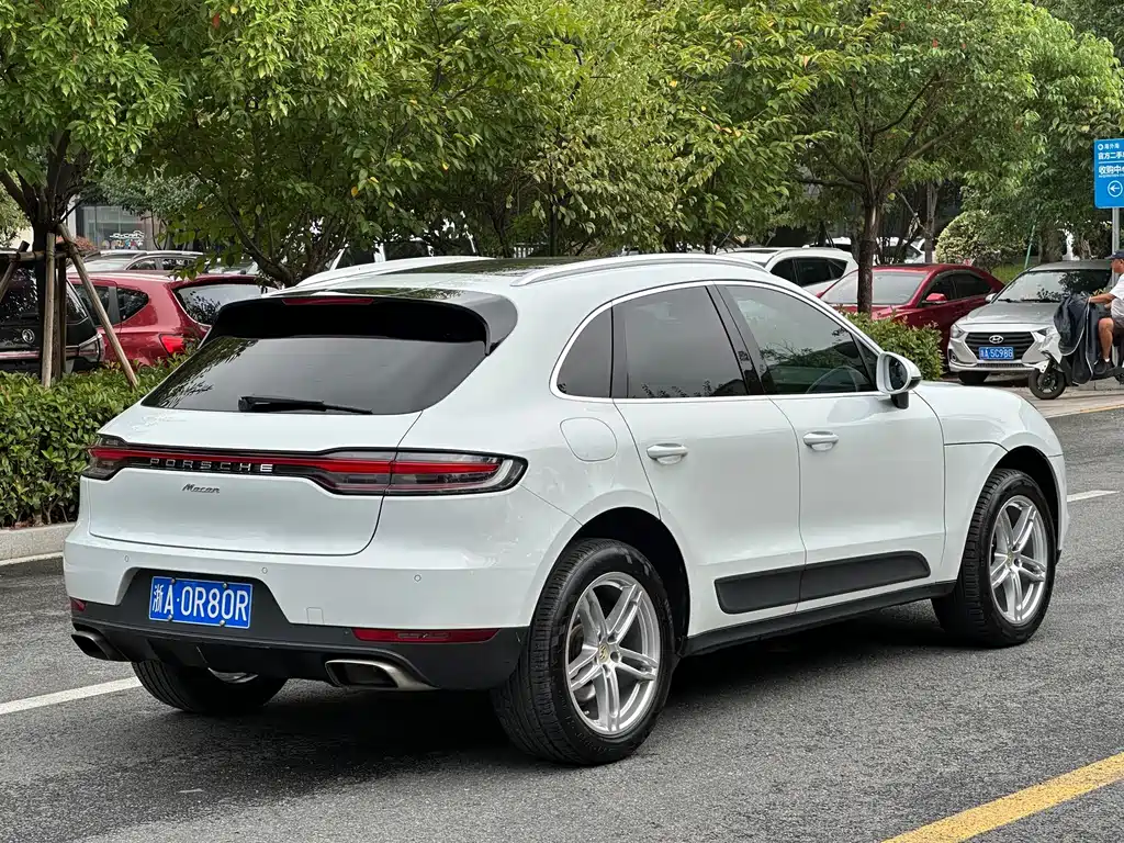 Porsche Macan — миниатюра 4