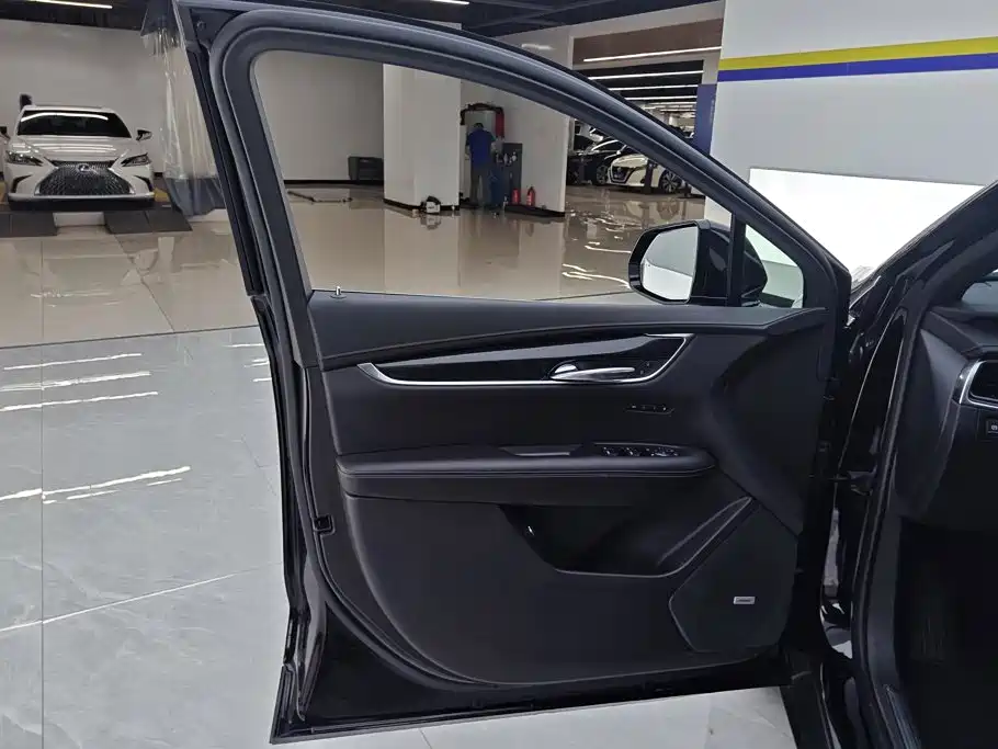 Cadillac XT5 — миниатюра 7