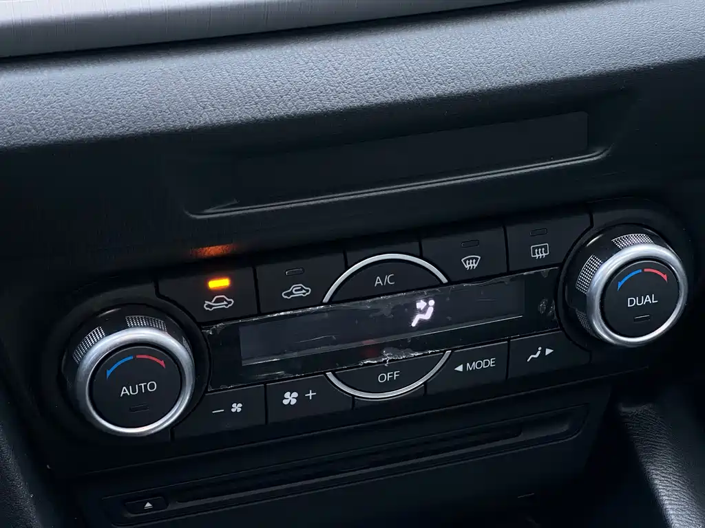 Mazda 3 Axela — миниатюра 15
