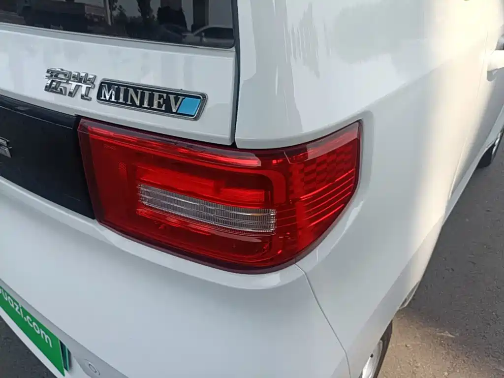 Wuling MINIEV — миниатюра 8