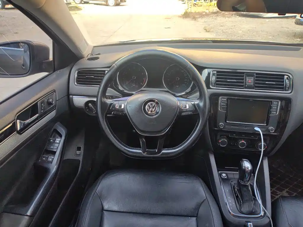 Volkswagen Sagitar — миниатюра 6