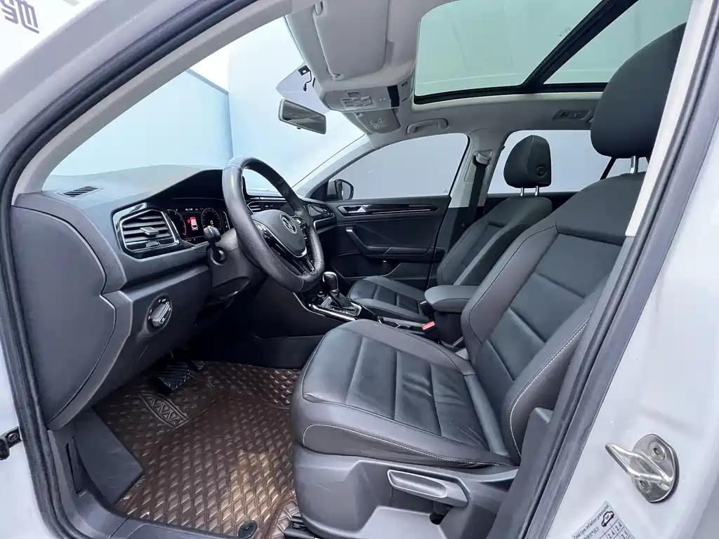 Volkswagen T-Roc 2021 280TSI DSG Comfort Smart Connect