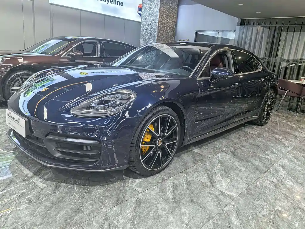 Porsche Panamera 2021