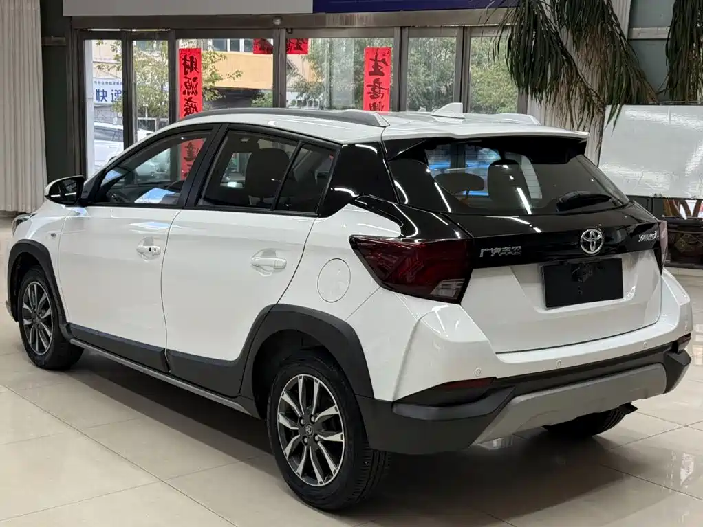 Toyota Yaris L — миниатюра 6