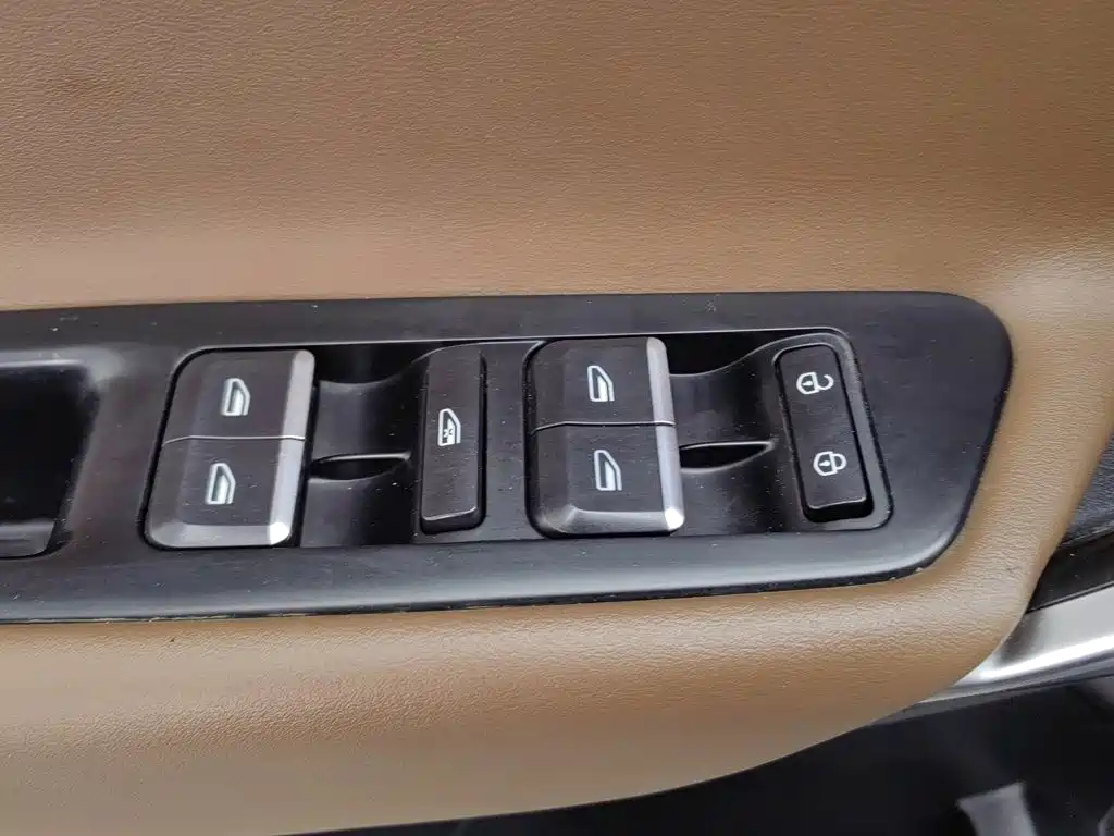 Geely Boyue — миниатюра 9