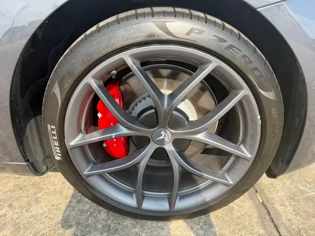 Tesla Model 3 — миниатюра 16