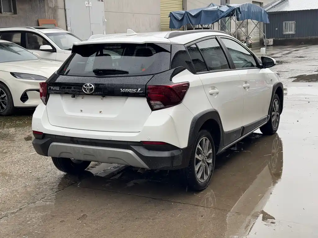 Toyota Yaris L — миниатюра 9