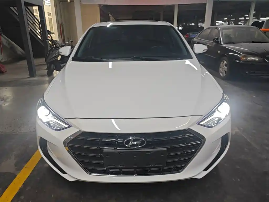 Hyundai Elantra — миниатюра 3