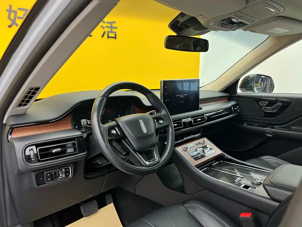 Lincoln Aviator 2023 3.0T V6 Premium мест