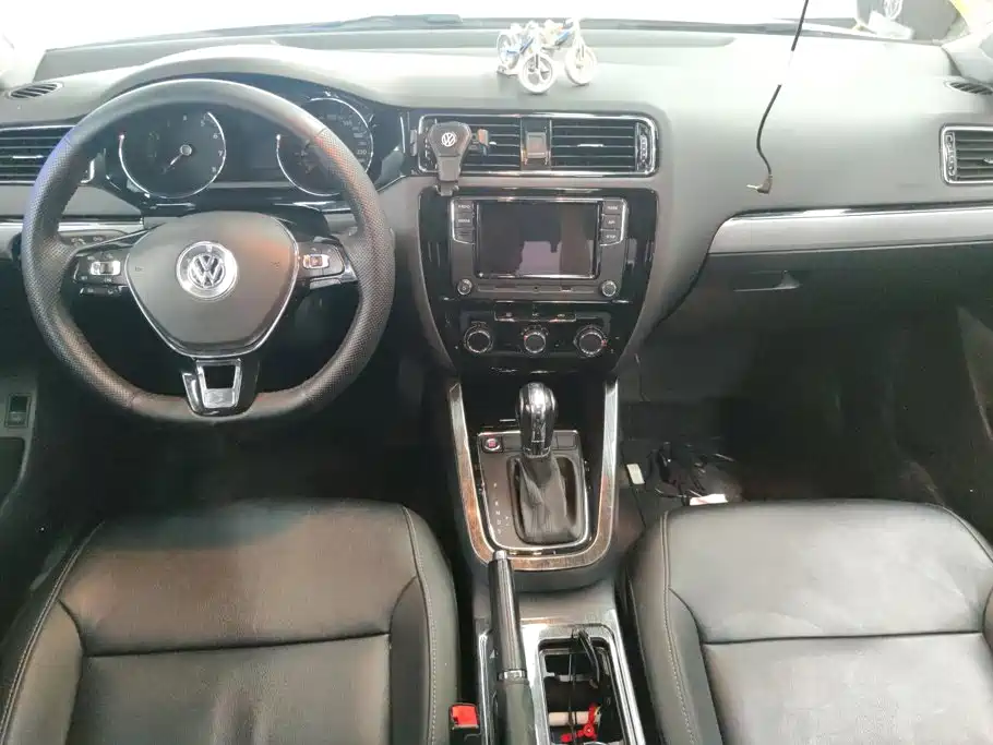 Volkswagen Sagitar — миниатюра 12