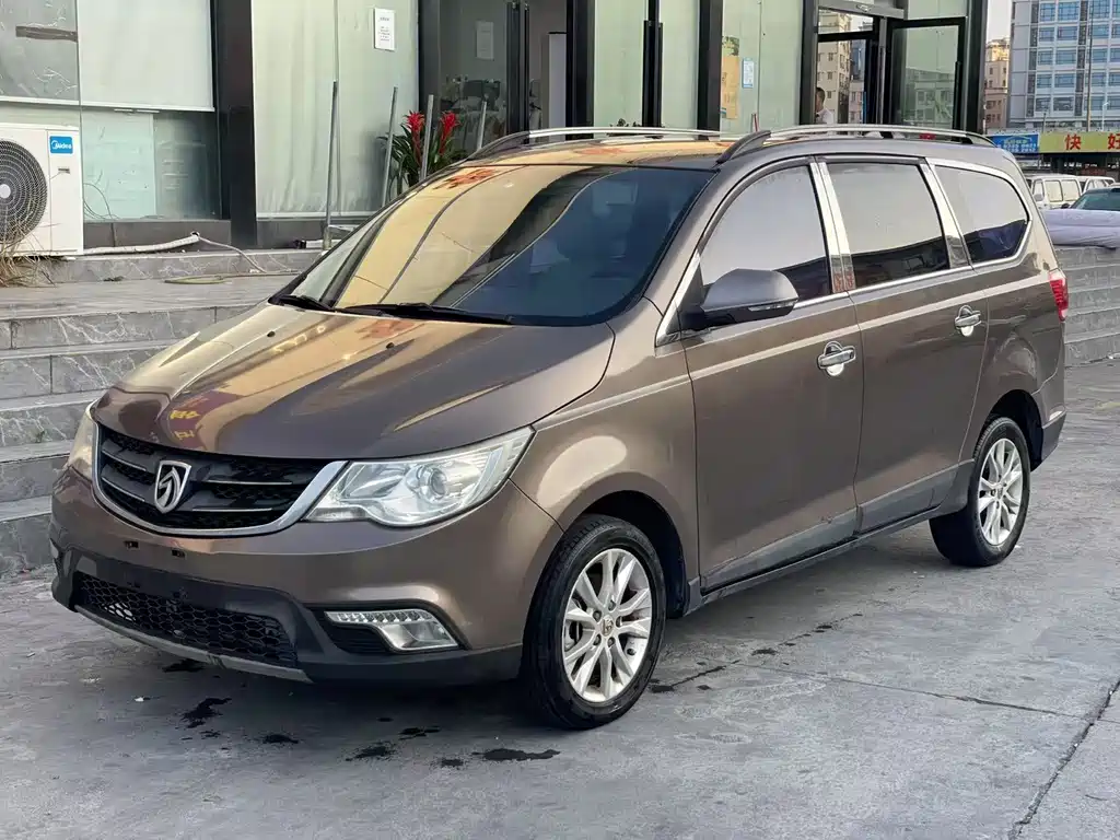 Baojun 730 2015