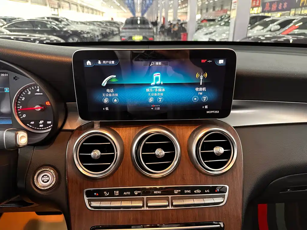 Mercedes-Benz GLC — миниатюра 12