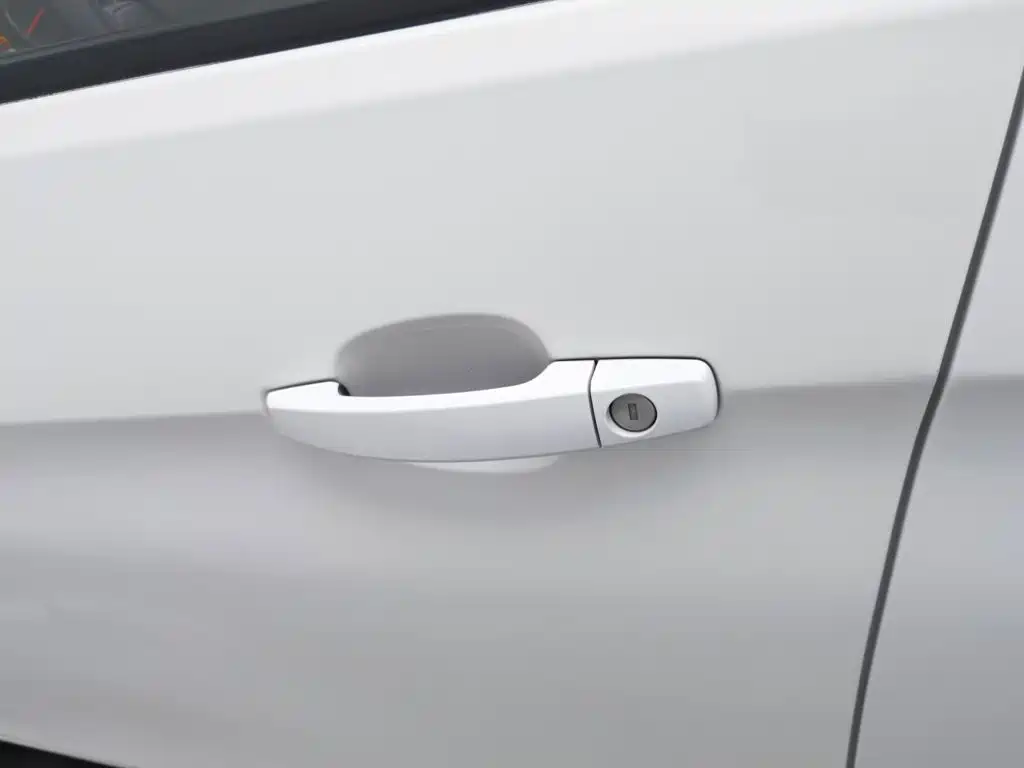Chevrolet Sail — миниатюра 18