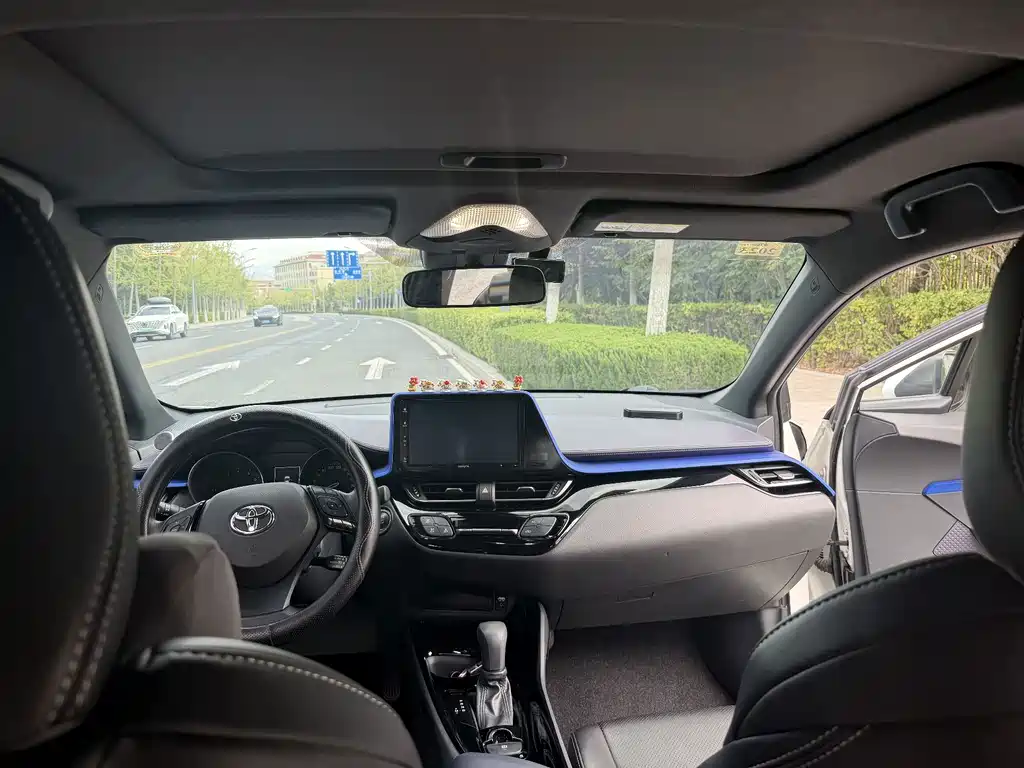 Toyota IZOA — миниатюра 10
