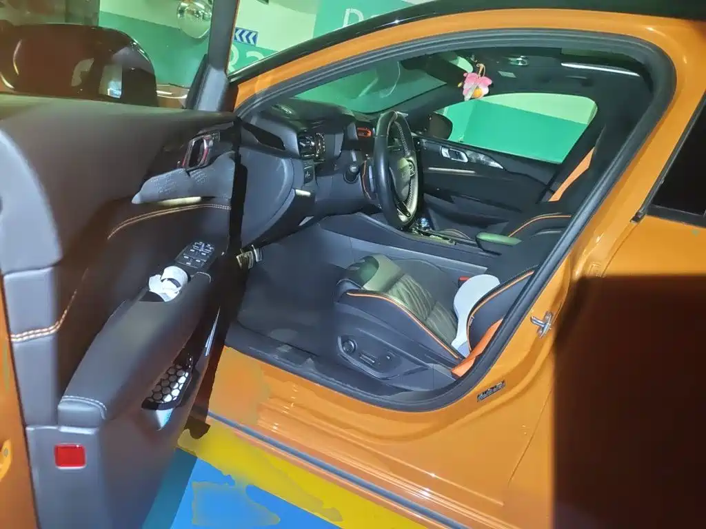 Lynk & Co 02 Hatchback — миниатюра 17