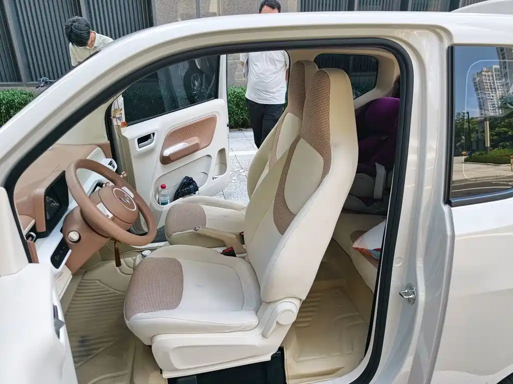 Wuling MINIEV — миниатюра 16