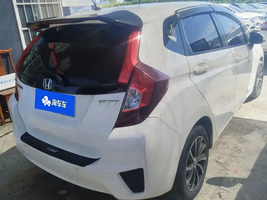Honda Fit — миниатюра 3