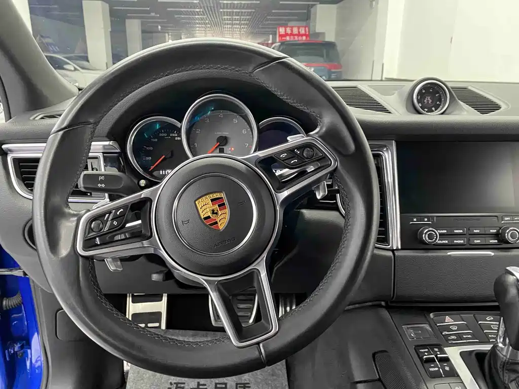 Porsche Macan — миниатюра 15