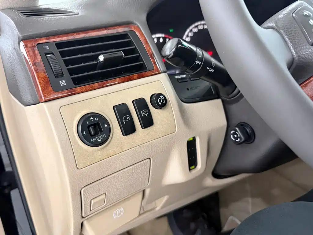 Toyota Crown — миниатюра 19