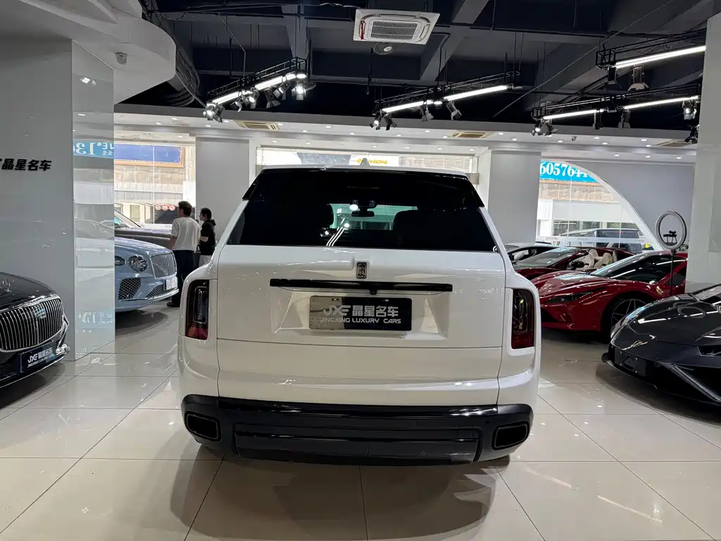 Rolls-Royce Cullinan — миниатюра 11