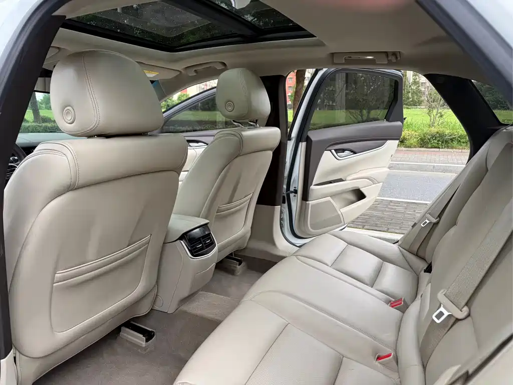 Cadillac XTS — миниатюра 7