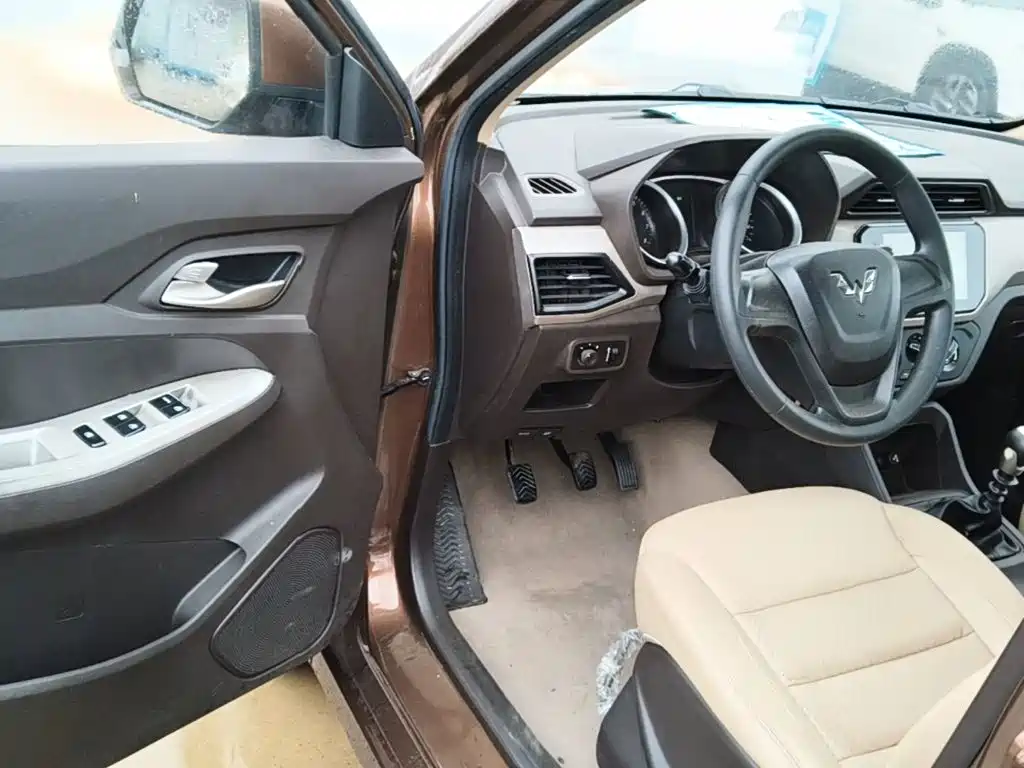 Wuling Hongguang — миниатюра 16