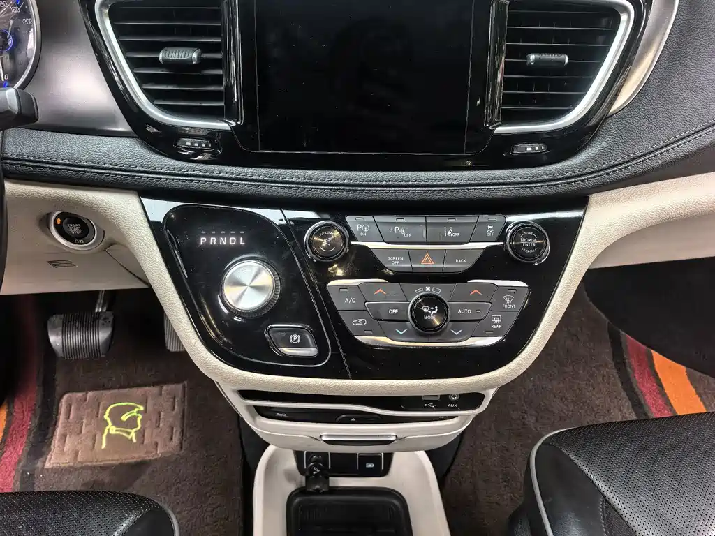 Chrysler Grand Voyager (Import) — миниатюра 15