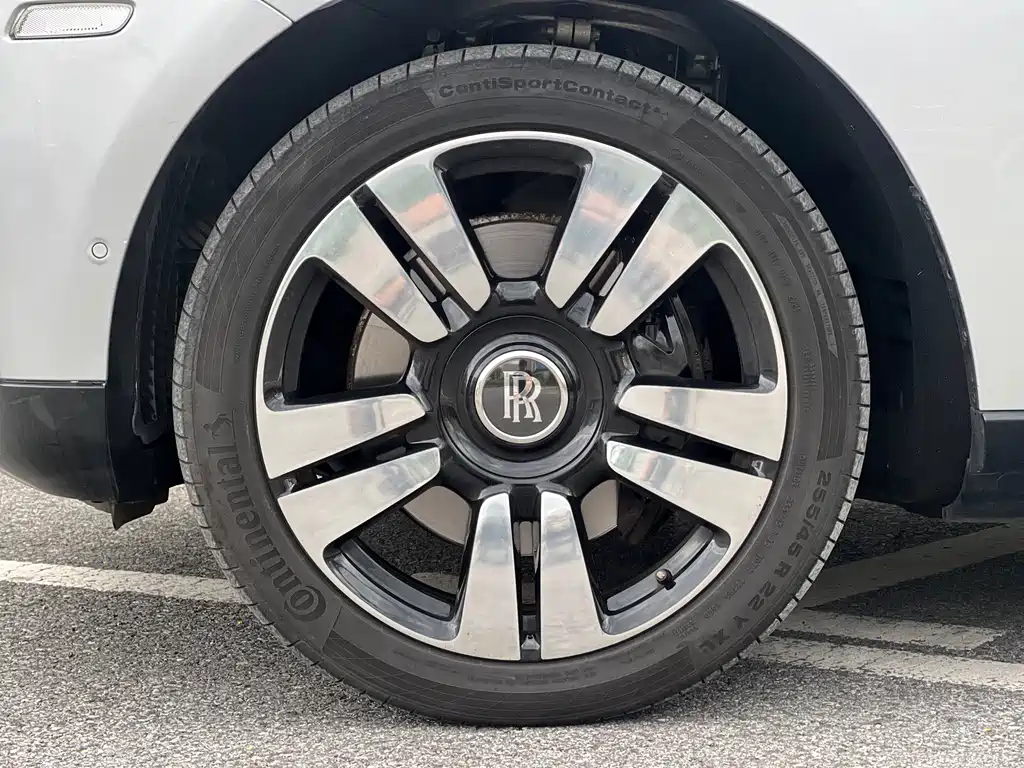 Rolls-Royce Cullinan — миниатюра 8