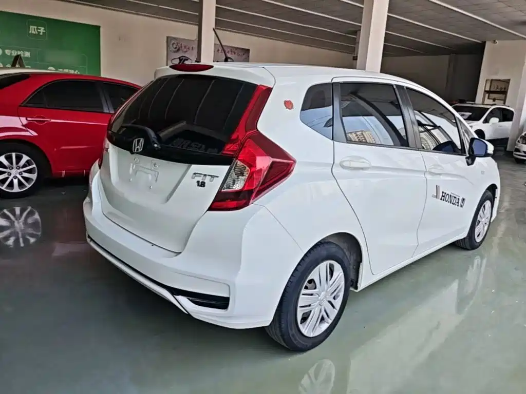 Honda Fit — миниатюра 7