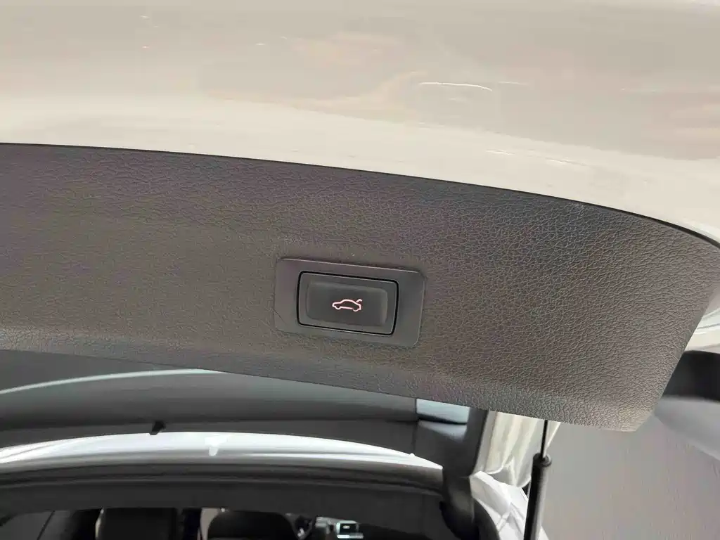 Audi Q7 — миниатюра 13