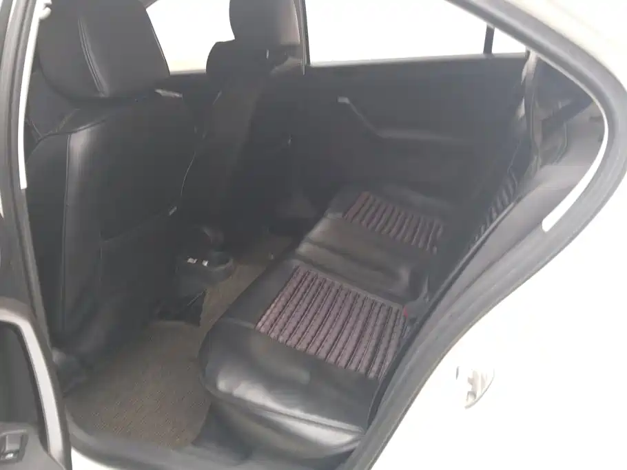 Volkswagen Santana — миниатюра 11